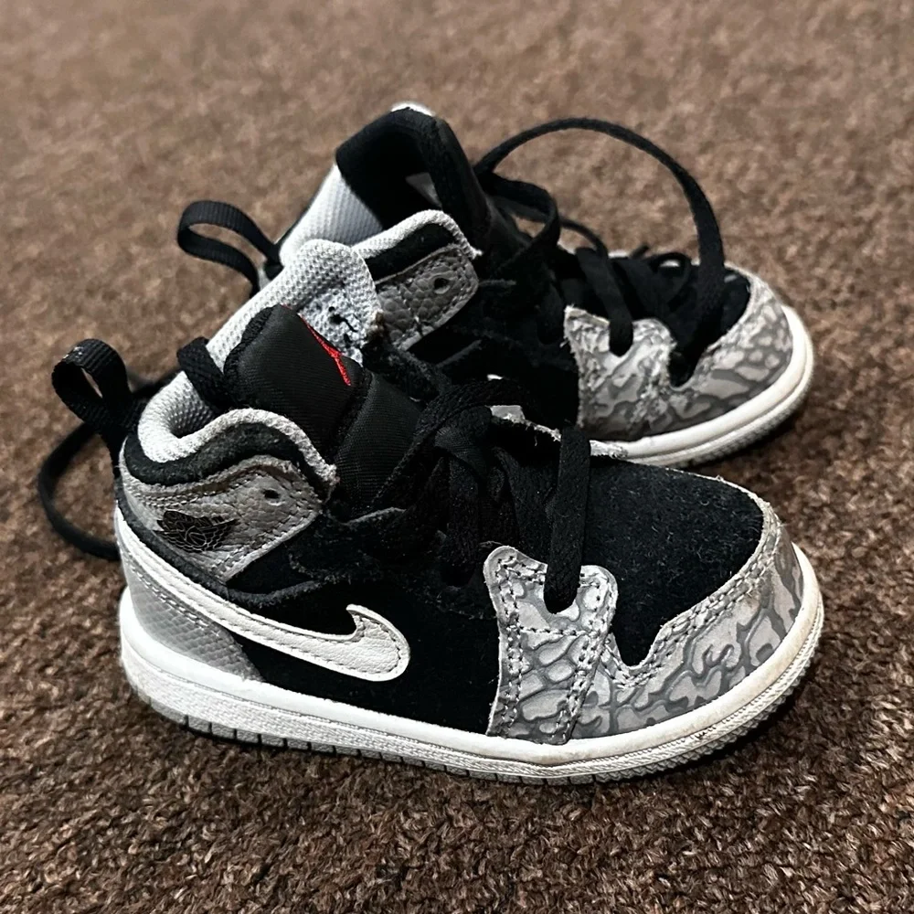 Nike classic jordan